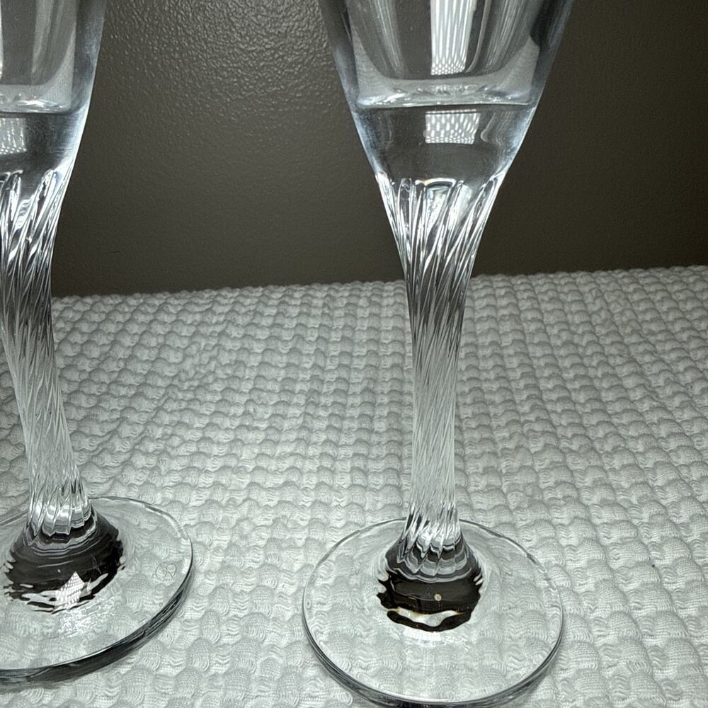 Set of 2 European Champagne Flutes Twisted Stem Clear Glass Modern Elegant 8” - Picture 10 of 12